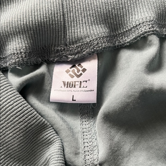 MoFiz Capris with Pockets Loose Fit Light Blue in Size L - Picture 15 of 15